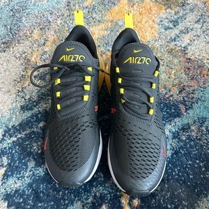 Like New Men’s Nike AirMax 270